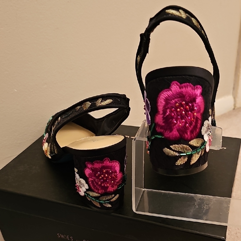 Betsey Johnson Black Slingback Heels with Pink & White Floral Embroidery - Picture 4 of 9
